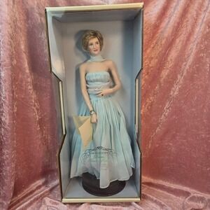 Franklin Mint Diana Princess of Wales Porcelain Portrait Doll NRFB Blue Gown